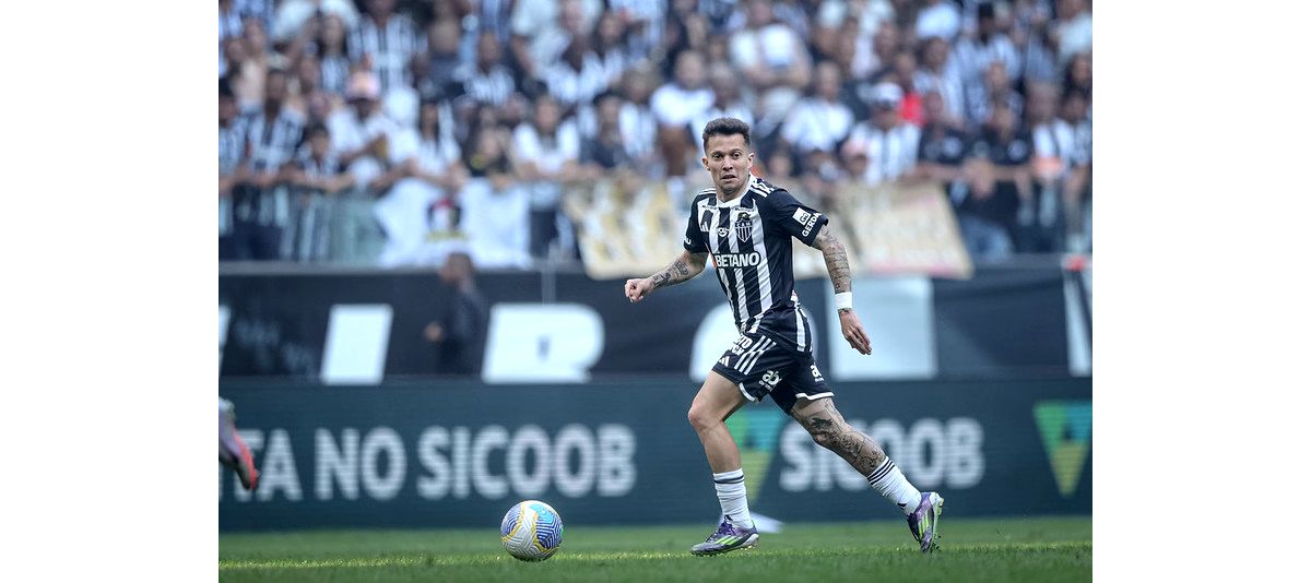 Meia Bernard esteve na equipe que conquistou a Libertadores do Atlético em 2013
Foto: Pedro Souza / Atlético