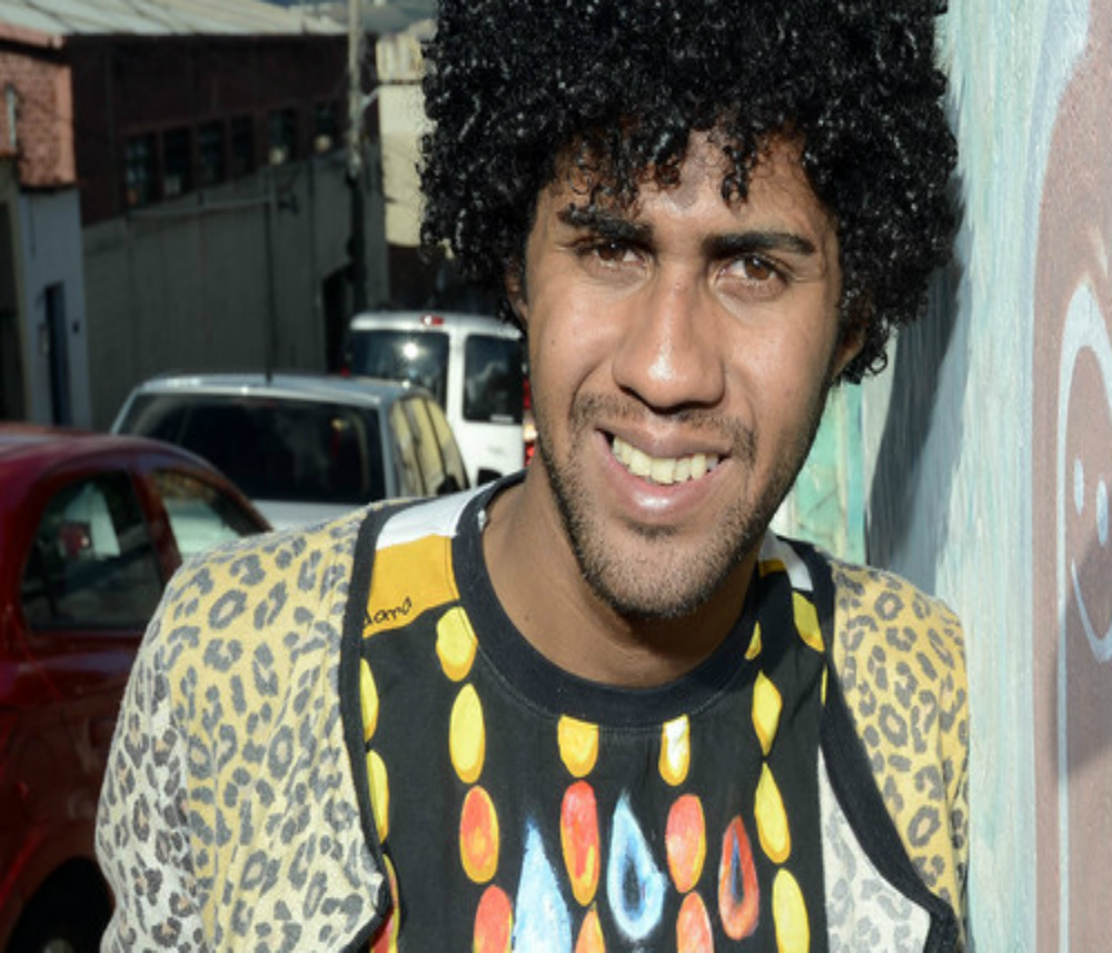Mathuzalem dos Santos, de 25 anos, já esteve em situação de rua. Hoje, atua como redutor de danos no Cersam (Omar Freire/Imprensa MG)