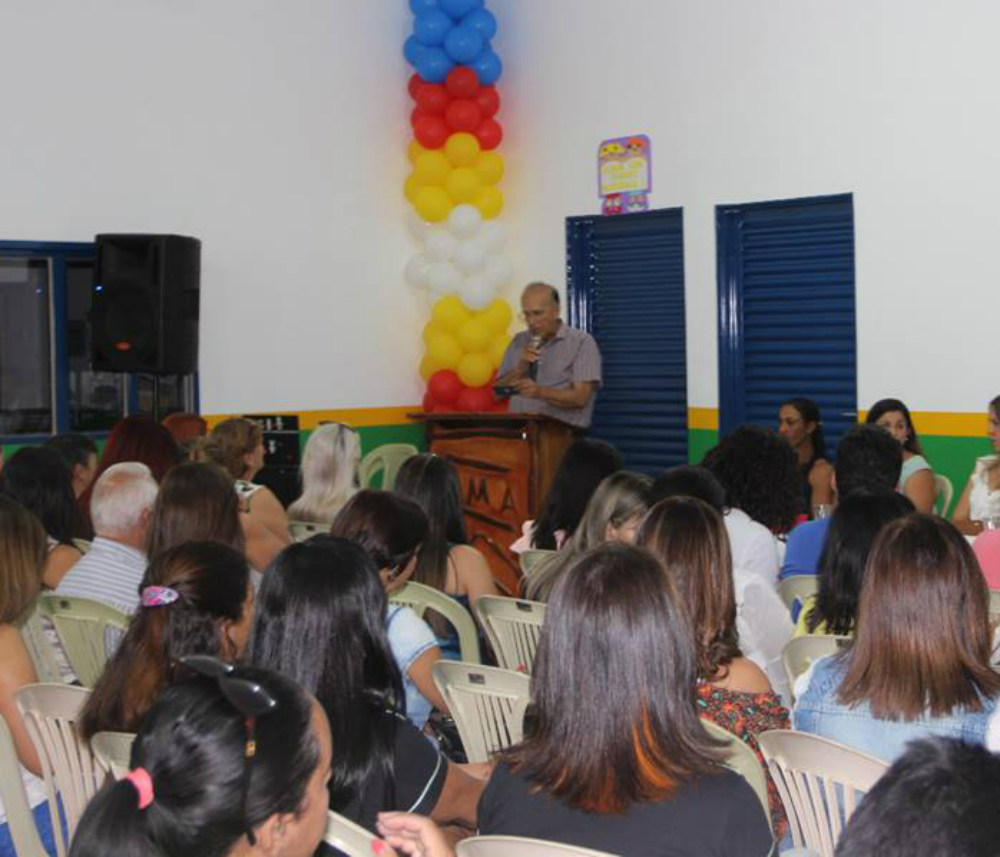 Prefeito participou de cerimonia de inauguração dos CMEI's (Divulgação/Ascom Araguari)