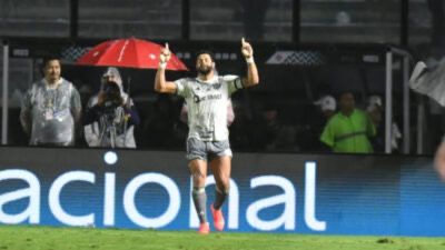 Hulk comemora gol do Galo contra o Vasco
(foto: Alexandre Guzanshe / EM DA PRESS)