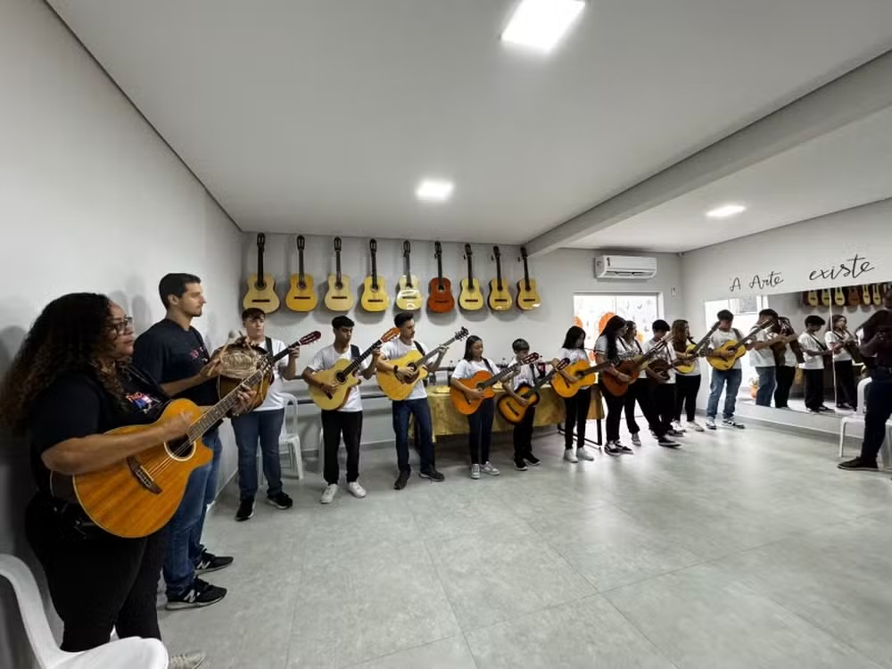 Inauguração da sede própria do projeto Fazendo Arte em Divinópolis — Foto: Prefeitura de Divinópolis/Divulgação