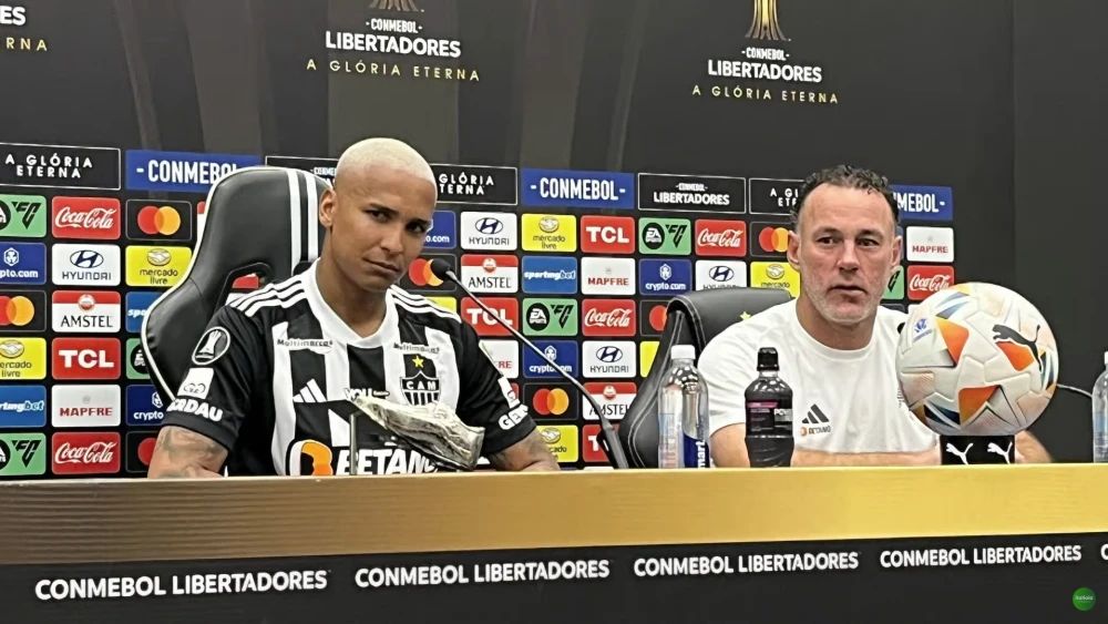 Deyverson e Gabriel Milito, do Atlético, em entrevista pós-jogo contra o River Plate