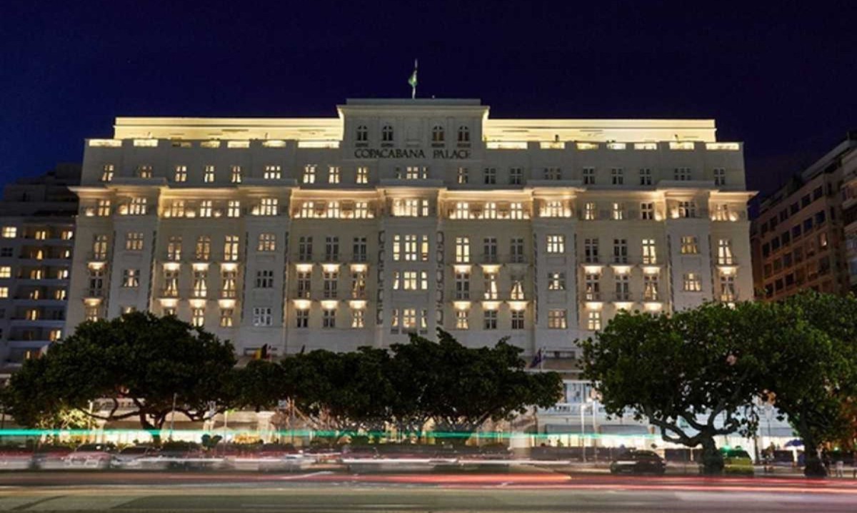 Hóspedes do Copa terão vista privilegiada do grande palco montado em Copacabana para queima de fogos deste ano
crédito: Copacabana Palace/Divulgação