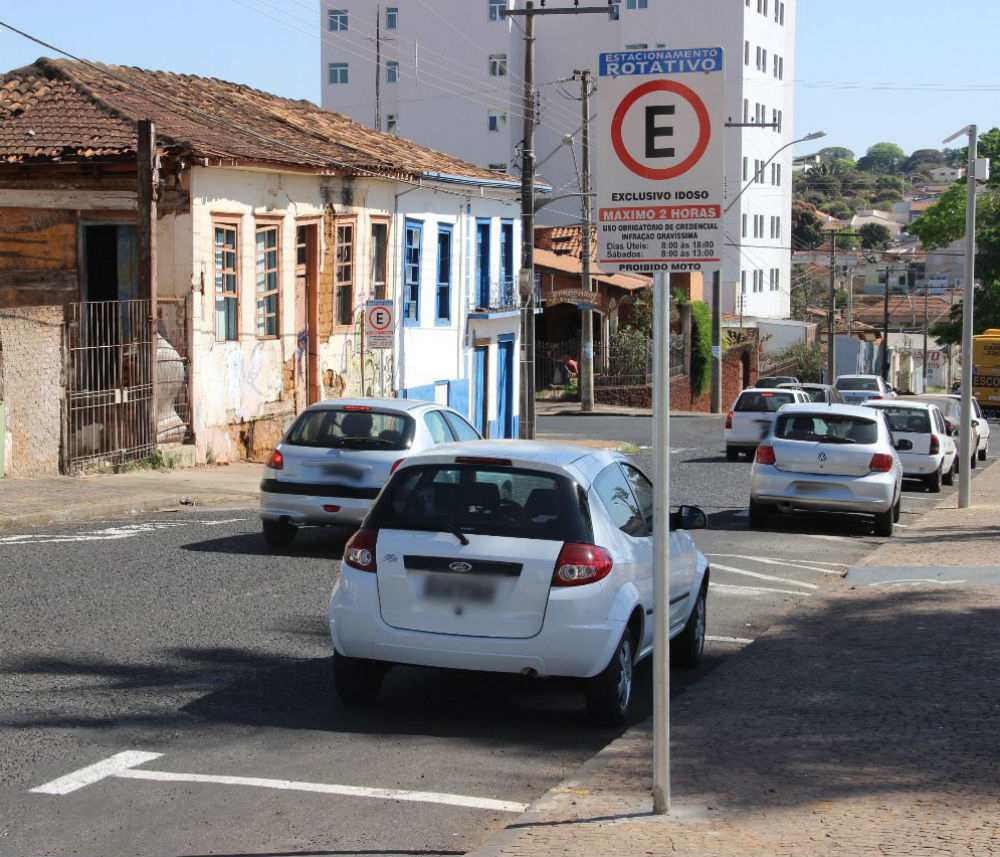 O tempo máximo permitido de estacionamento será de duas horas. (Foto: Ascom Araguari)