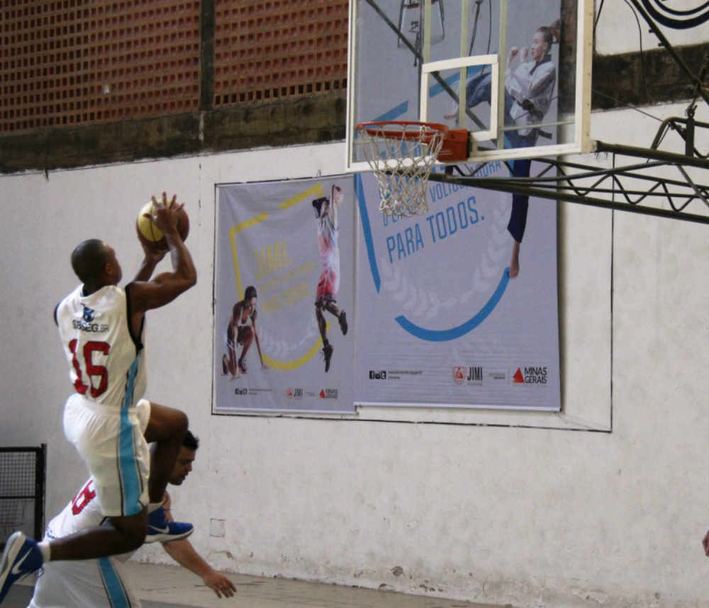 Jogando em casa, São João del Rei conquistou o título do basquete masculino. (Foto: Felippe Drummond/SEESP)