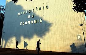 O Ministério da Economia deve anunciar novos contingenciamentos no orçamento no Relatório Bimestral de Receitas e Despesas, divulgado na próxima 4ª (22.mai)