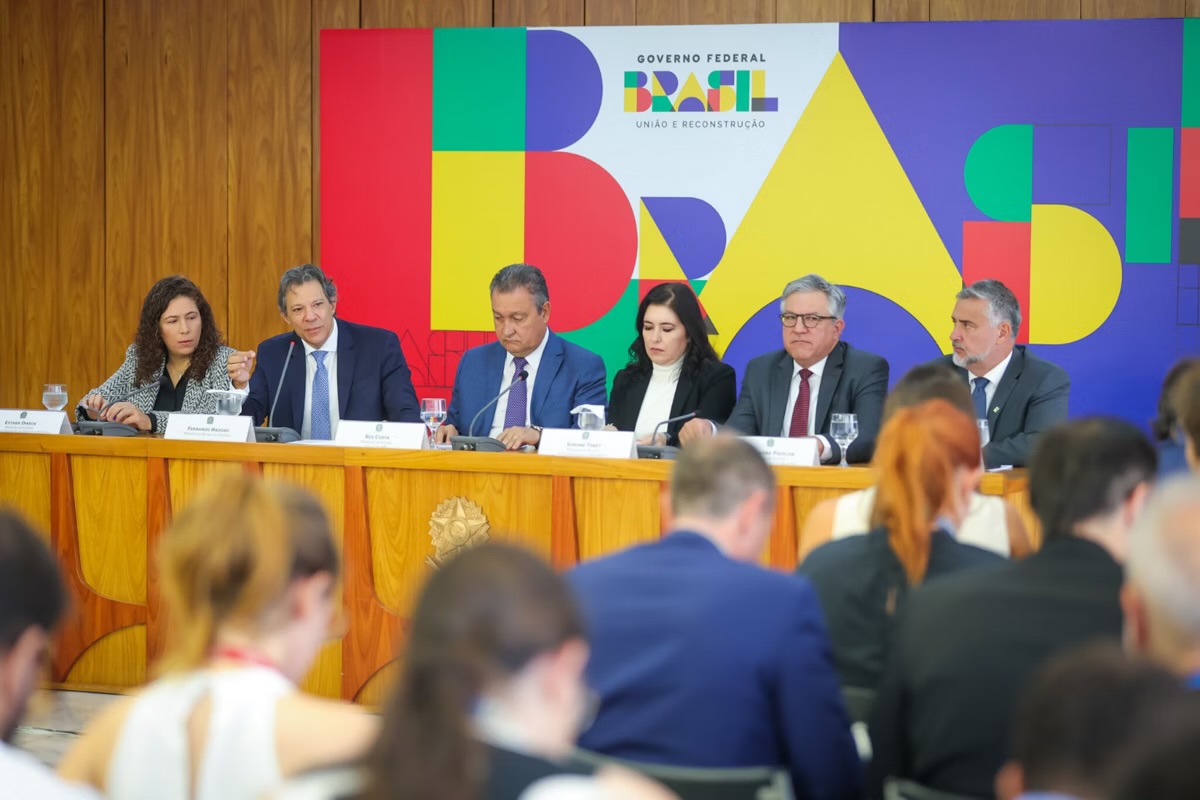 Pacote de corte de gastos foi anunciado e detalhado durante entrevista coletiva no Palácio do Planalto no último dia 28
Foto: Divulgação/Ministério da Fazenda